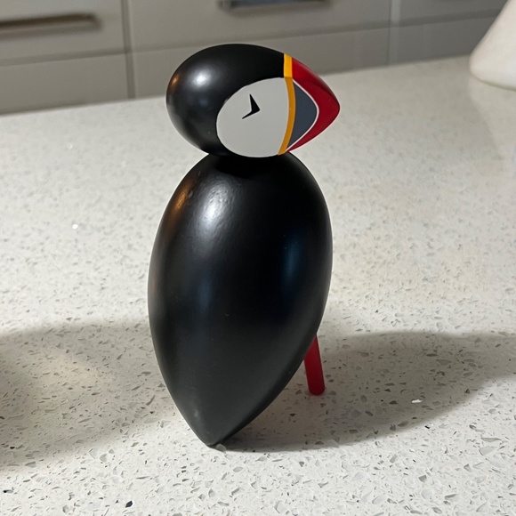 Lundi Puffin Small Wood Painted by Sigurjon Palsson 5" Magnet Head Removable - Picture 3 of 9